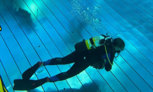 training-moselbad-taucher Bild eines Gerätetaucher im Moselbad beim Training.